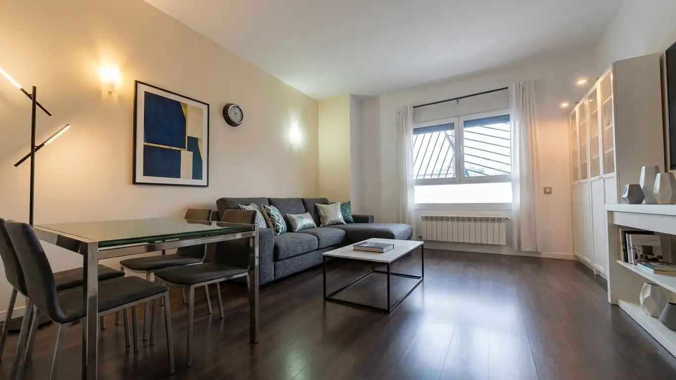 Wohnzimmer von Wohnung zum Verkauf in  Madrid Capital mit Klimaanlage, Heizung und Privatgarten