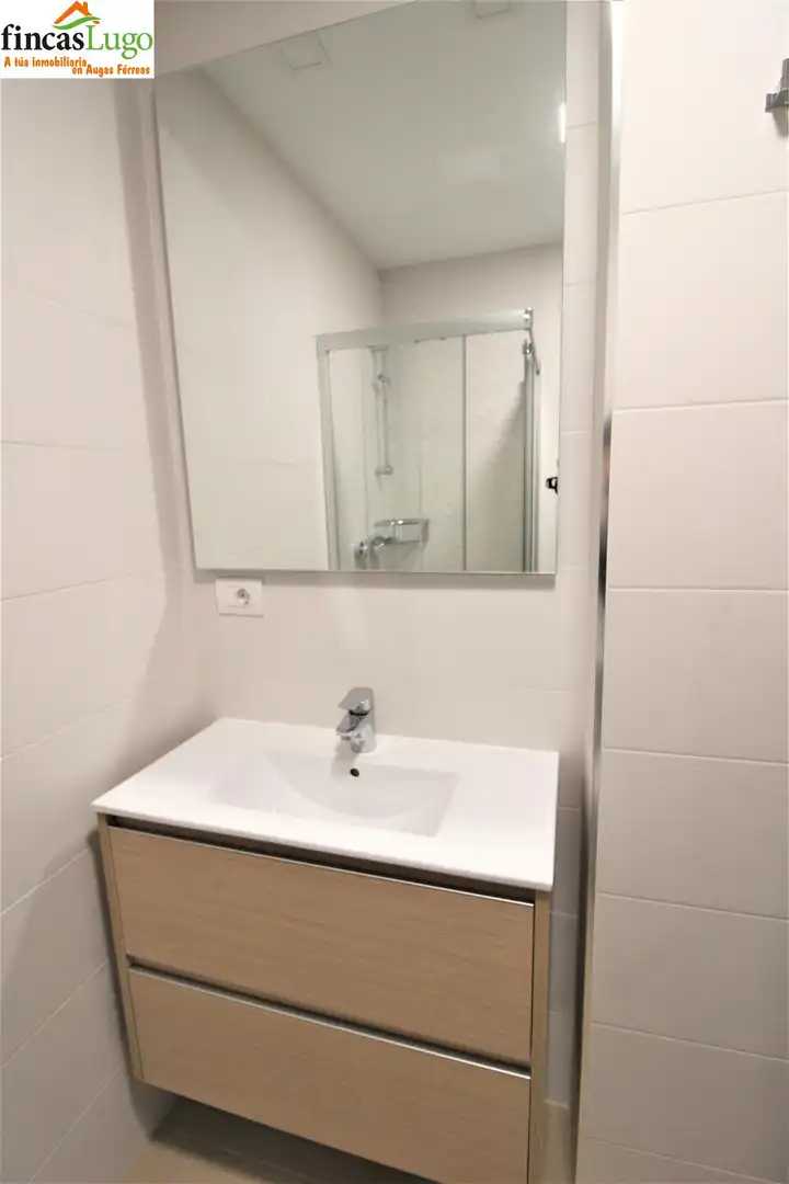 Bathroom of Study for sale in Lugo  with Heating and Furnished