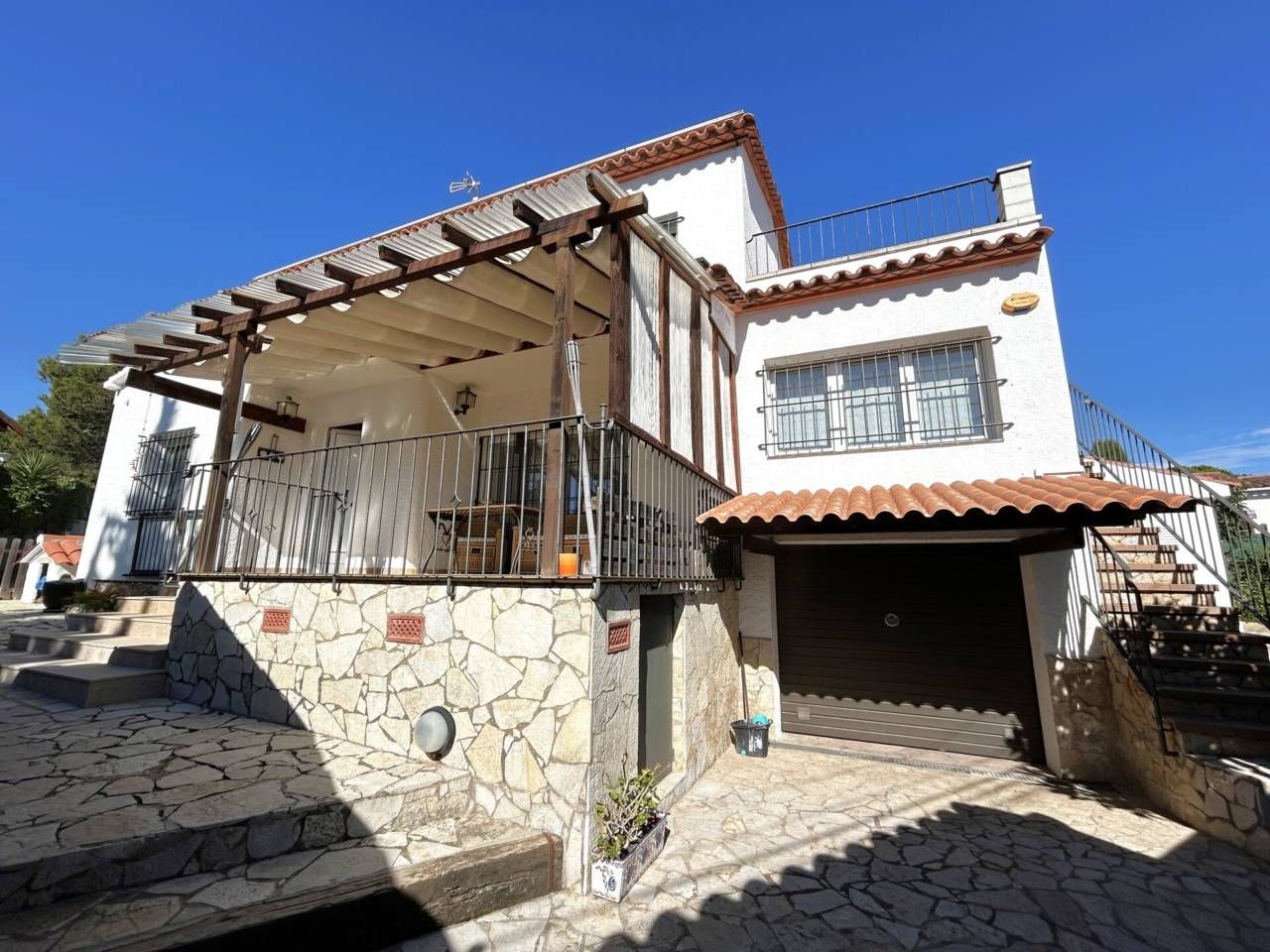 Vista exterior de Casa o xalet en venda en Calonge i Sant Antoni amb Calefacció, Jardí privat i Terrassa