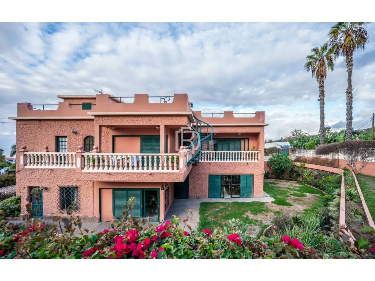 Vista exterior de Casa o xalet en venda en Puerto de la Cruz amb Jardí privat, Terrassa i Moblat