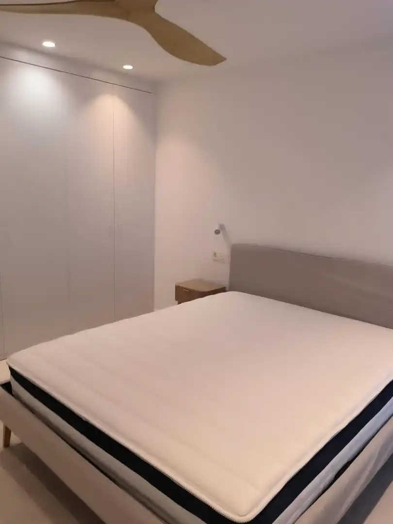 Schlafzimmer von Wohnung zur Miete in Marbella mit Klimaanlage, Heizung und Terrasse