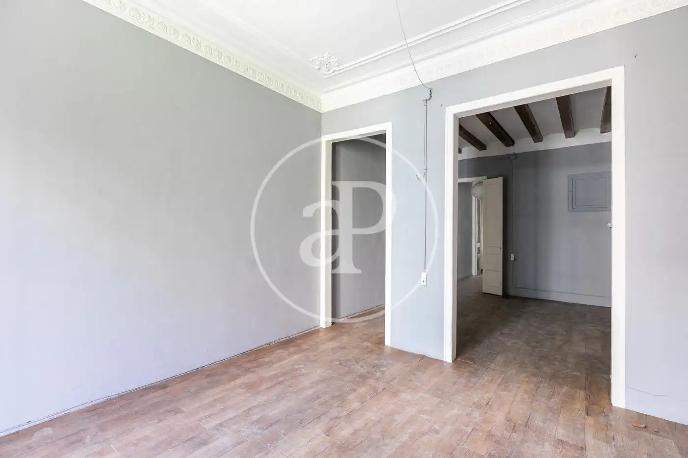 Piso en venta en Barcelona con Calefacción y Balcón