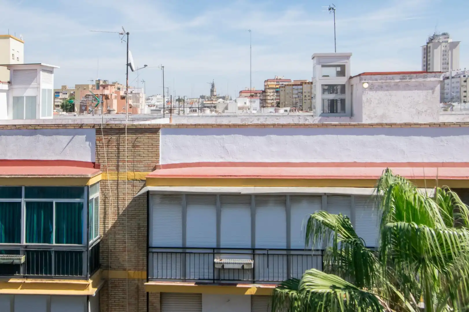 Vista exterior de Pis en venda en Sevilla amb Aire condicionat
