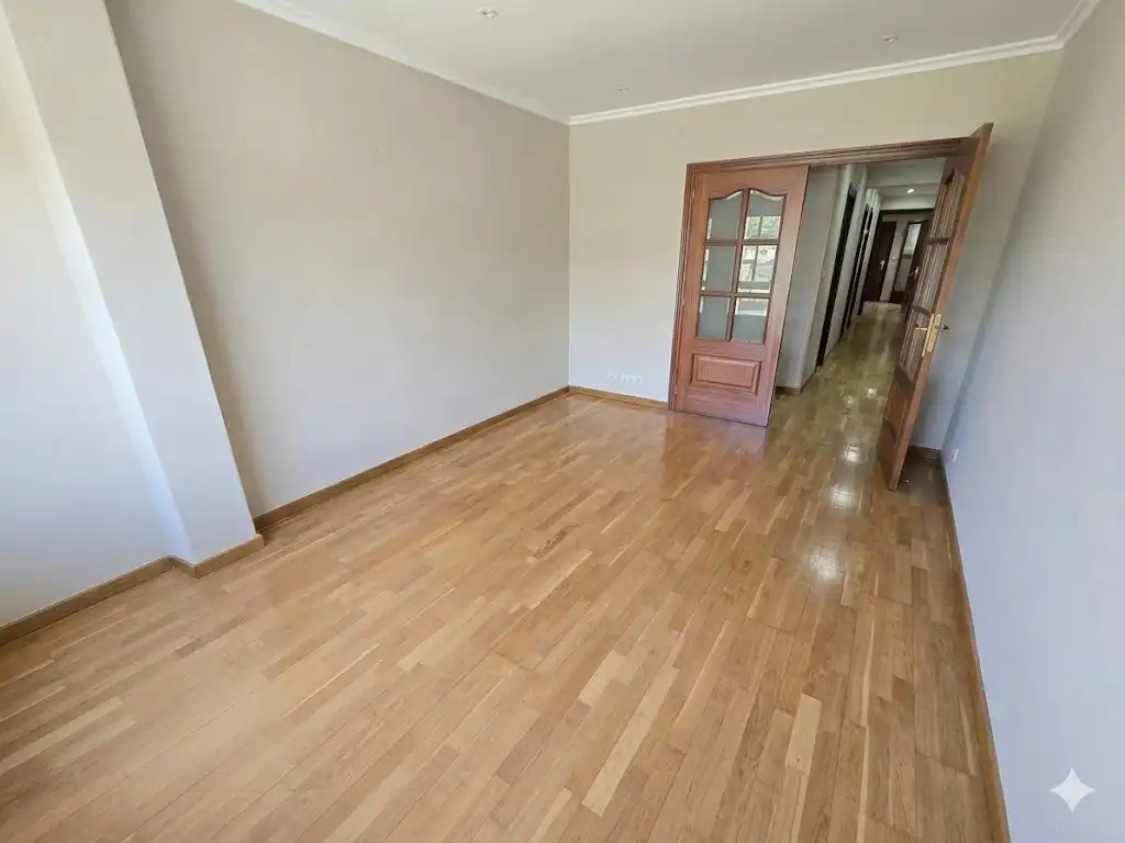 Habitación de Piso de alquiler en Vigo  con Calefacción
