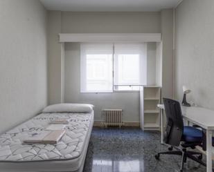 Bedroom of Apartment to share in  Valencia Capital