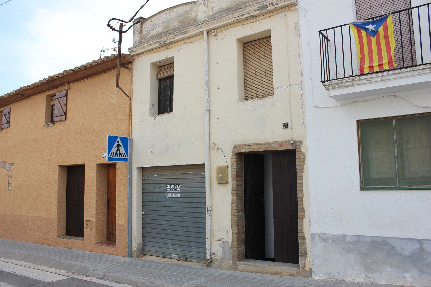 Außenansicht von Country house zum verkauf in Sant Jaume dels Domenys mit Terrasse