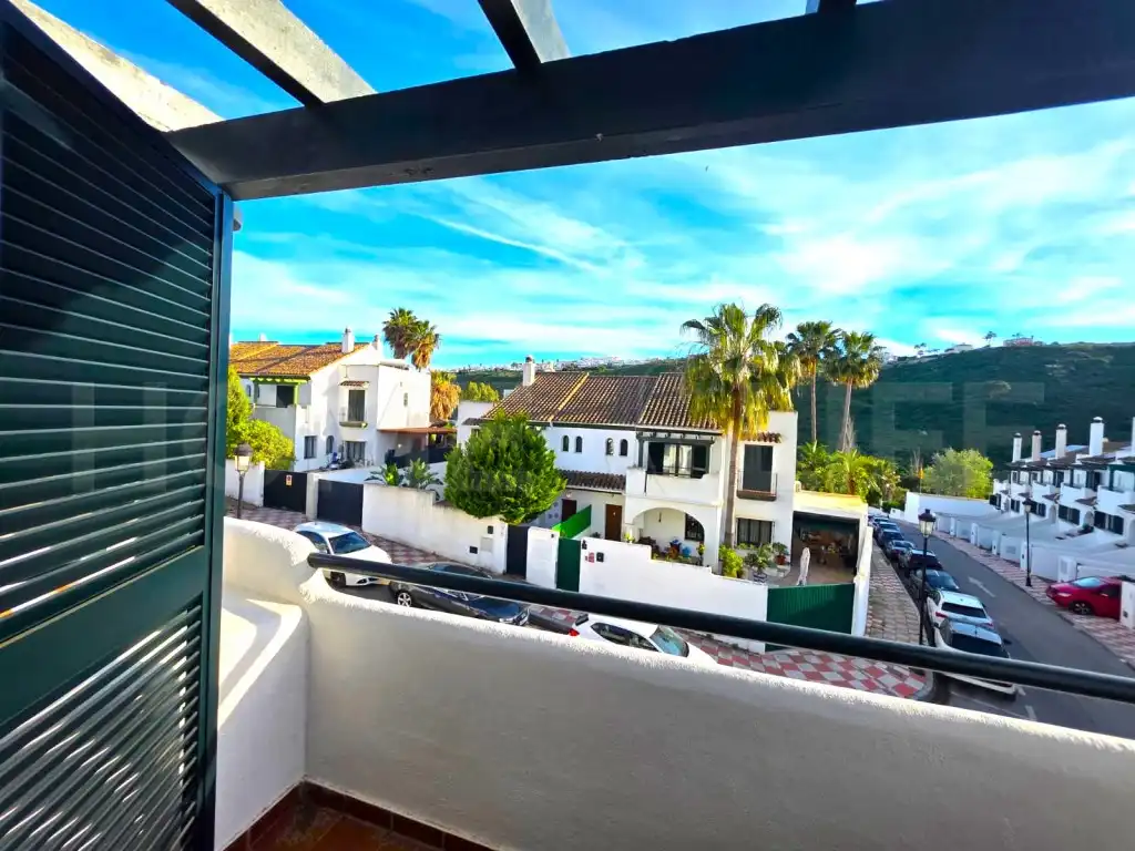 Vista exterior de Casa o chalet en venta en Manilva con Jardín privado, Terraza y Piscina