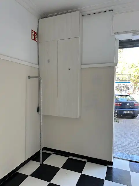 Badezimmer von Geschaftsraum zur Miete in Barcelona mit Klimaanlage und Heizung
