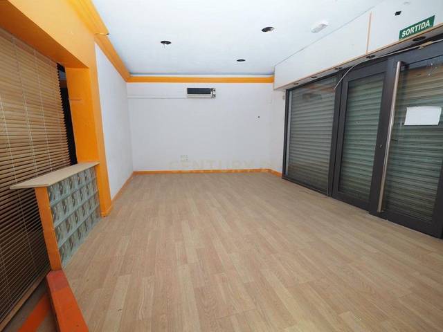 Local comercial en Venta en Avenida Sant Esteve  45  1 Bajo 3, 45 en Eixample - Can Bogunyà