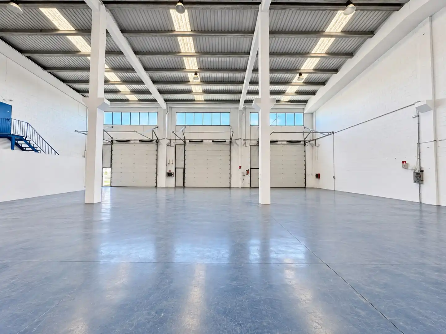 Nau industrial de lloguer a Figueres, Girona