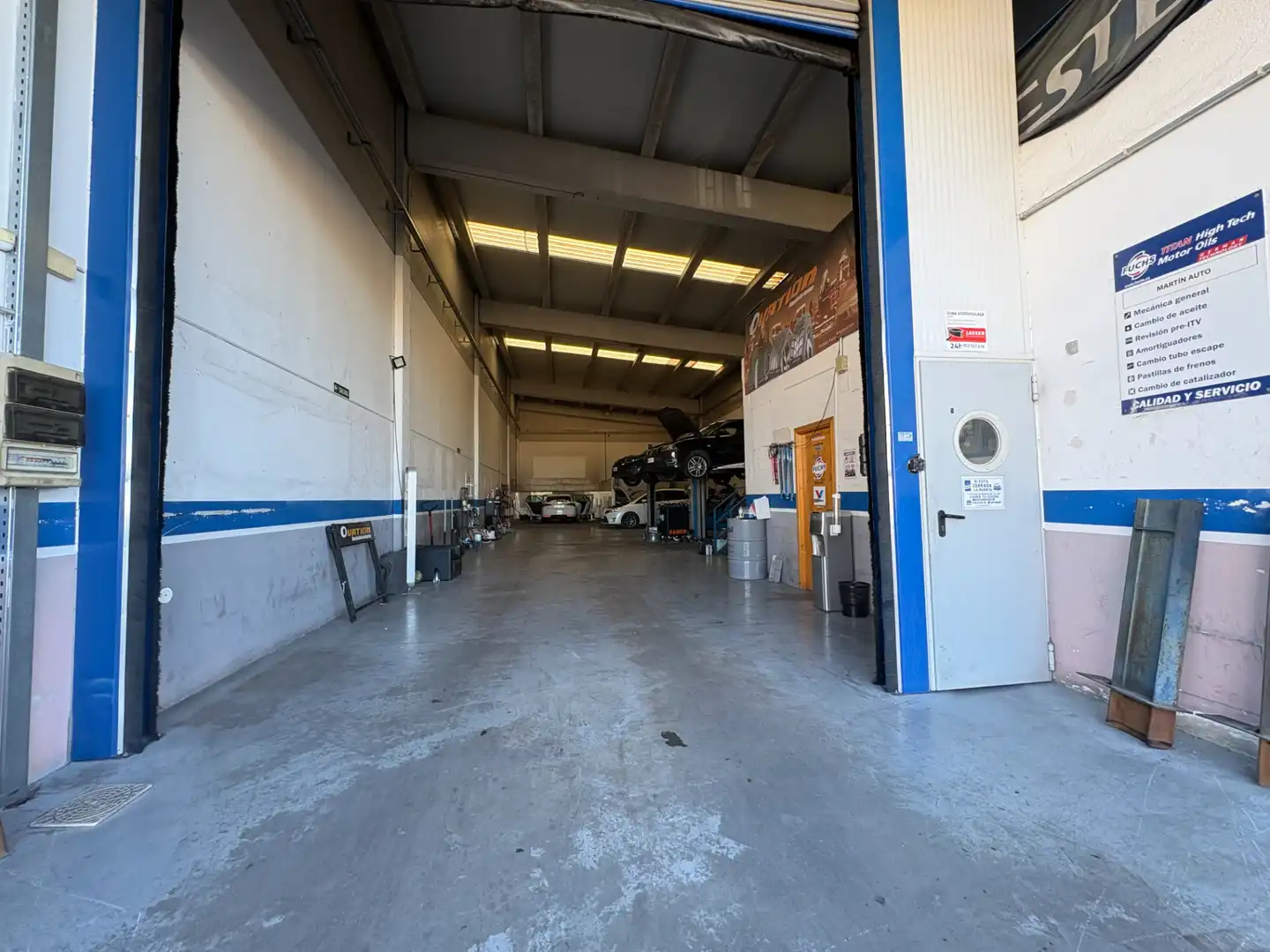 Industrial building for transfer in Calle Mecanicos 22A