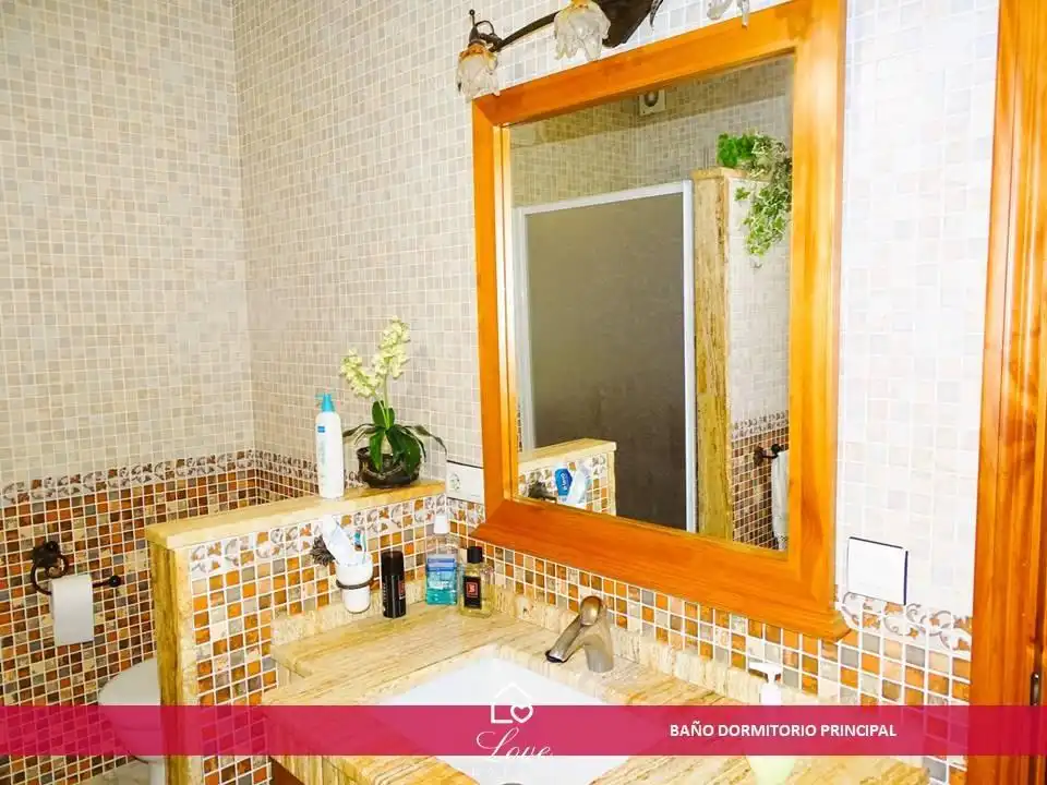 Bathroom of Houses for sale in Chiclana de la Frontera  with Air Conditioner, Heating and Private garden