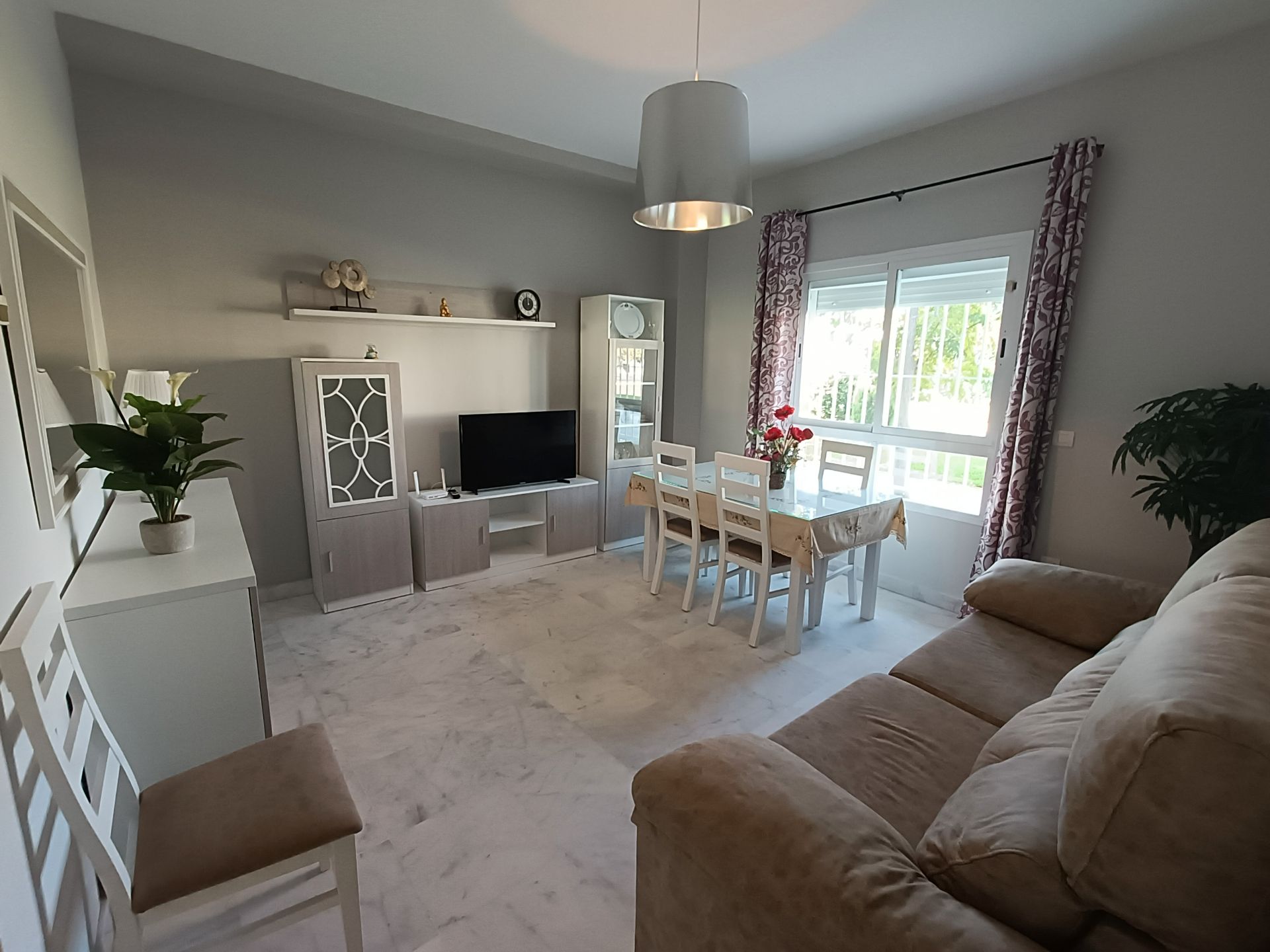 Living room of Flat for sale in Isla Cristina  with Terrace, Furnished and Oven