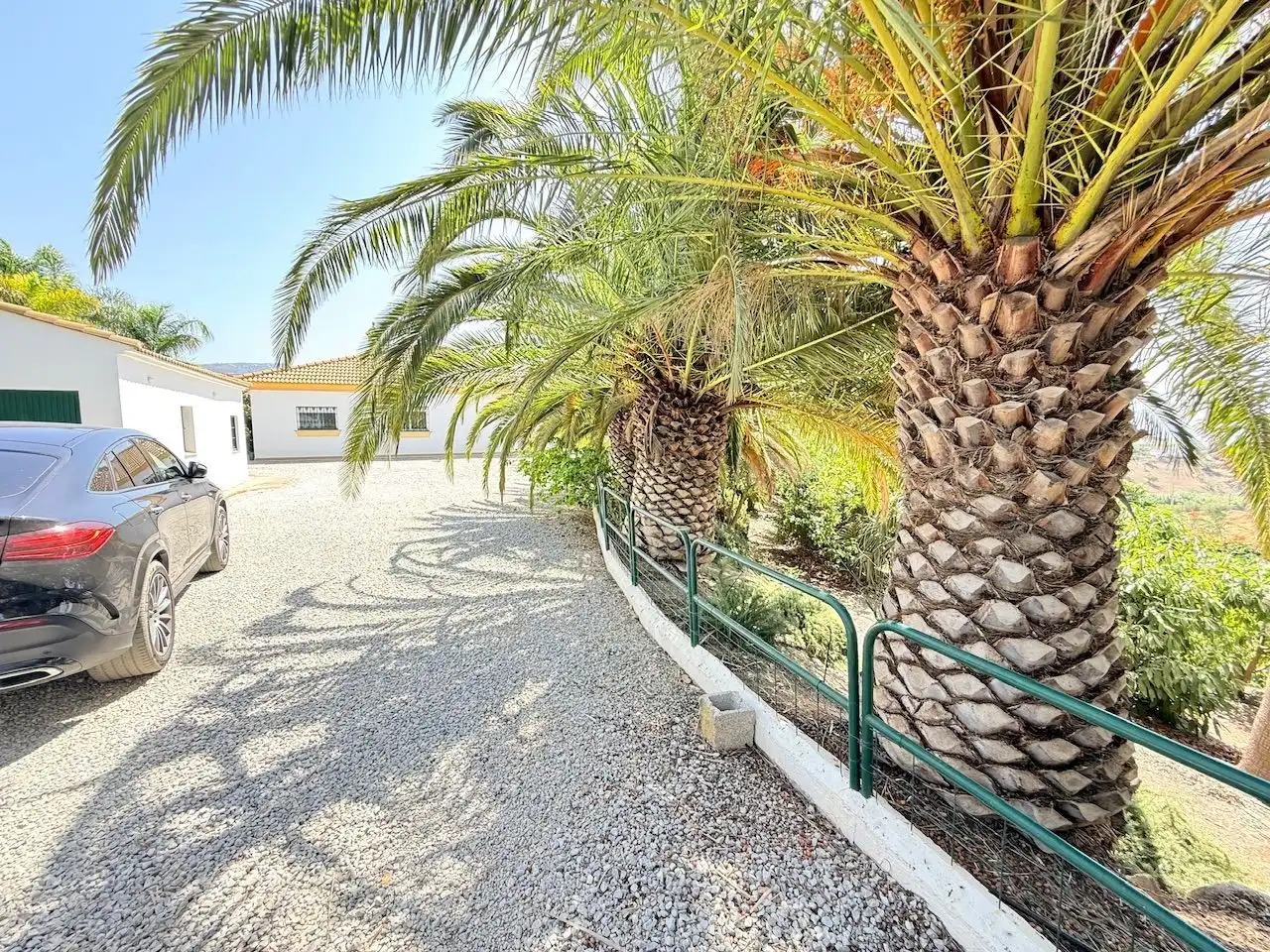 Vista exterior de Casa o chalet en venta en Vélez-Málaga con Aire acondicionado, Calefacción y Jardín privado
