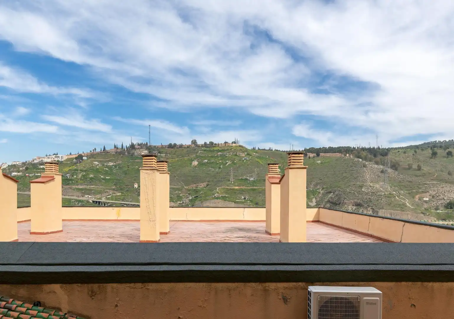 Terrasse von Wohnung zum Verkauf in Granada mit Klimaanlage, Terrasse und Möbliert