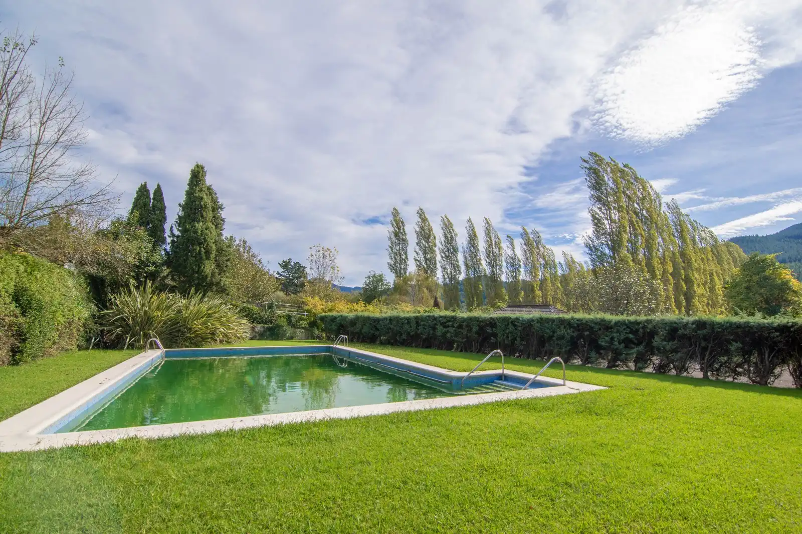 Piscina de Finca rústica en venta en Gordexola con Calefacción, Jardín privado y Terraza