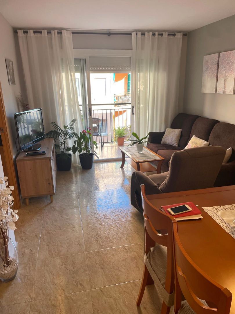 Living room of Flat for sale in Vilanova i la Geltrú  with Air Conditioner, Furnished and Oven
