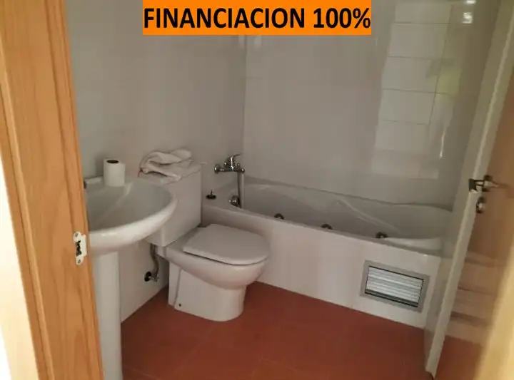 Baño de Piso en venta en Tudela con Aire acondicionado, Calefacción y Terraza