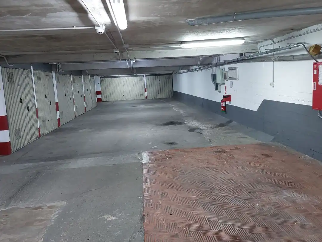 Aparcament de Garatge en venda en Avilés