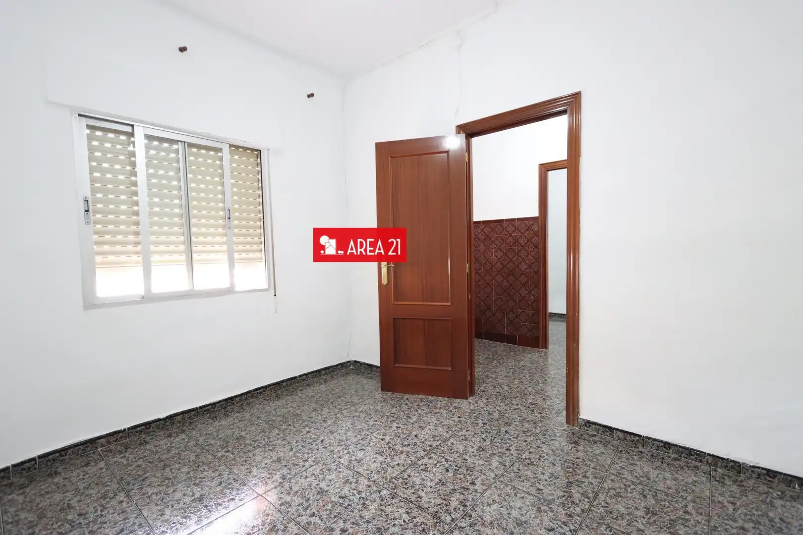 Houses for sale in La Pobla de Vallbona  with Terrace and Storage room