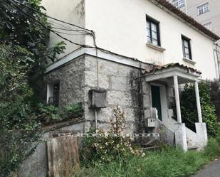 Vista exterior de Casa o xalet en venda en Pontevedra Capital  amb Traster