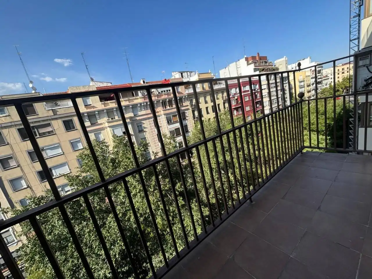 Terrasse von Dachboden zur Miete in Madrid mit Klimaanlage, Heizung und Parkett