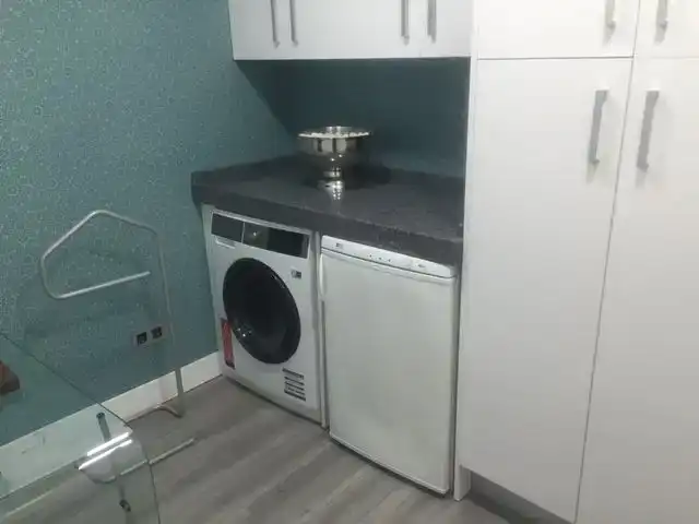 Cuina de Dúplex de lloguer en Madrid amb Aire condicionat, Parquet i Moblat