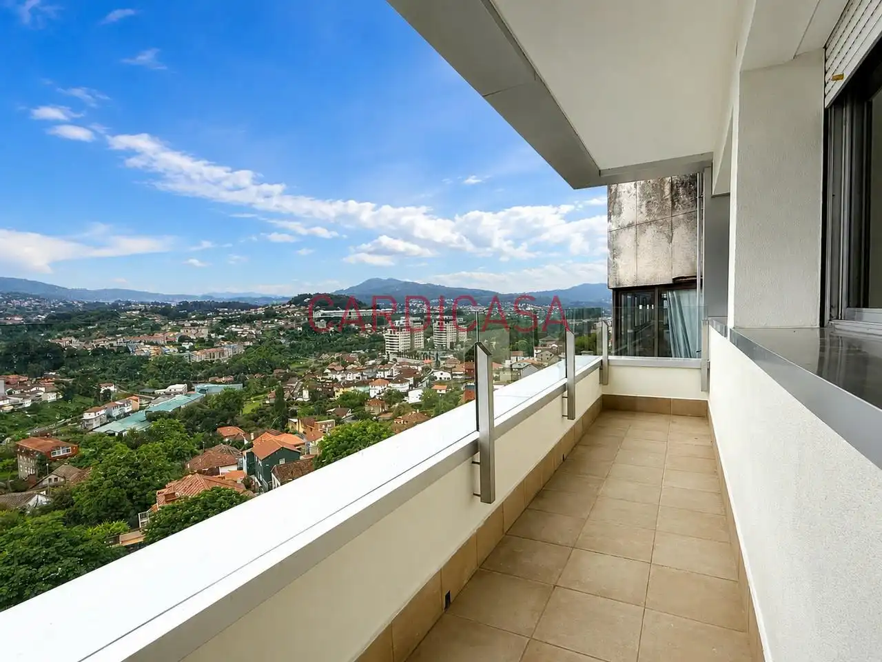 Vista exterior de Piso en venta en Vigo  con Calefacción, Parquet y Terraza