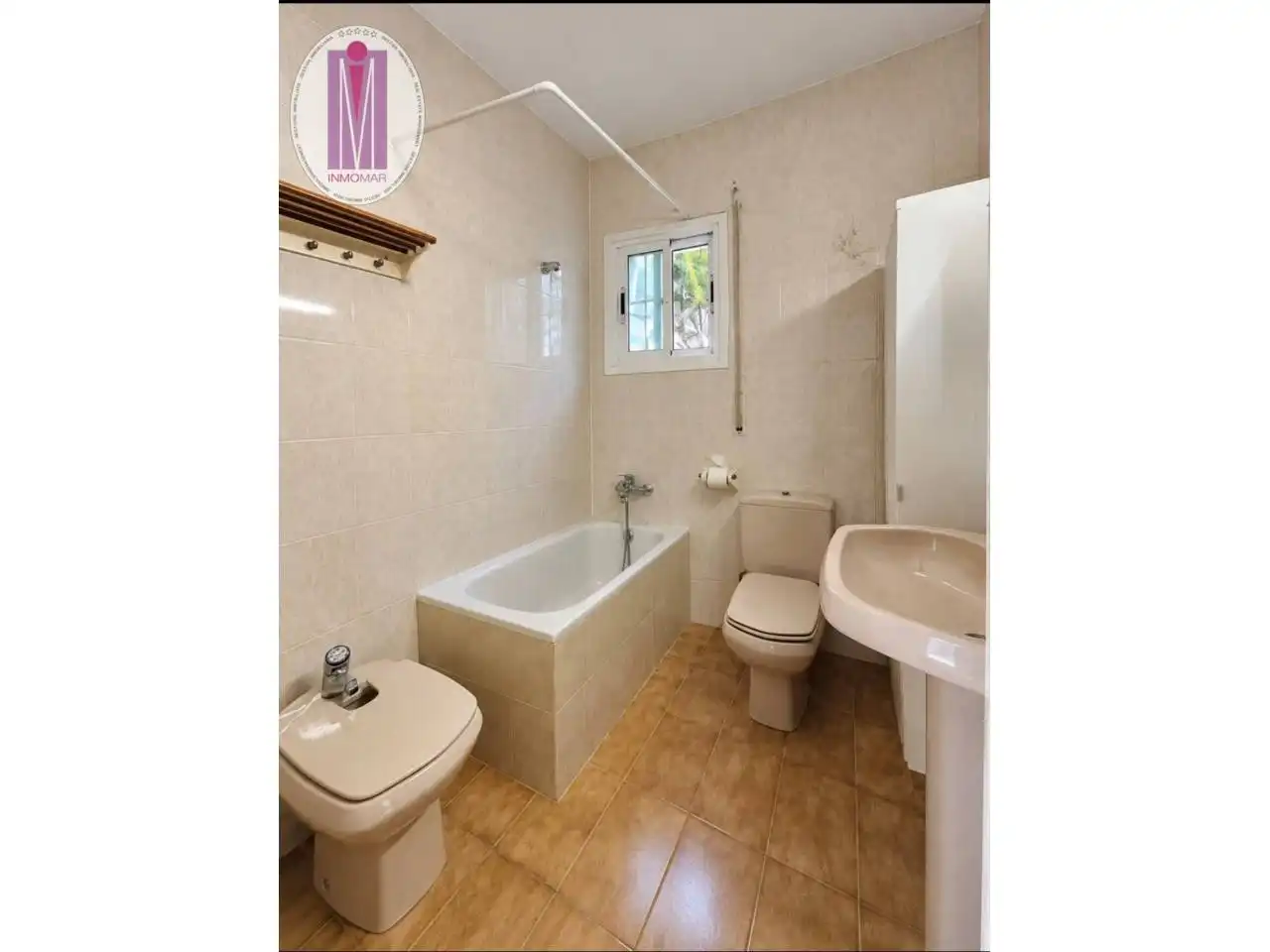 Baño de Casa adosada en venta en Castelldefels con Calefacción y Piscina comunitaria
