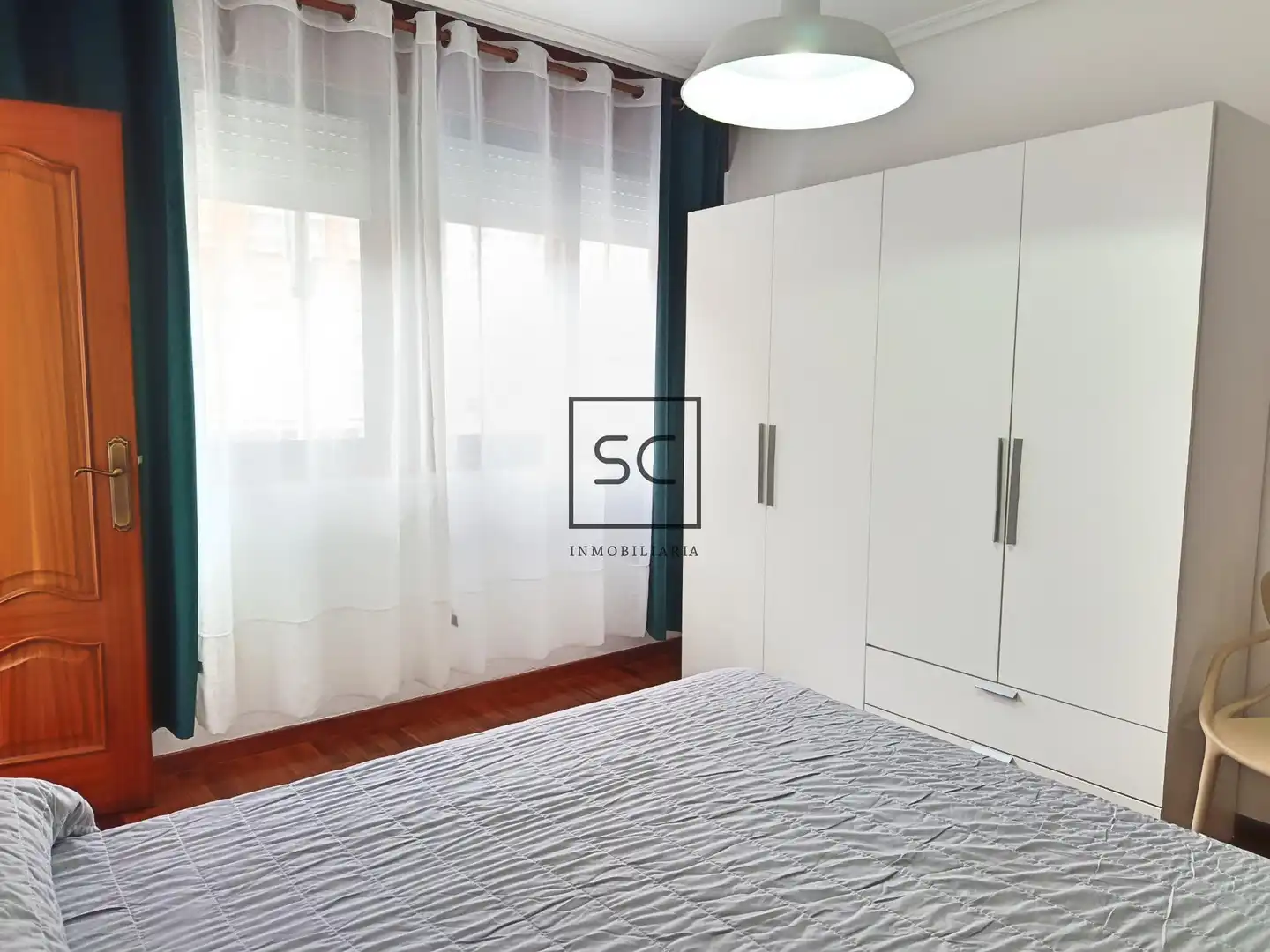 Dormitori de Apartament en venda en Ferrol amb Traster i Moblat