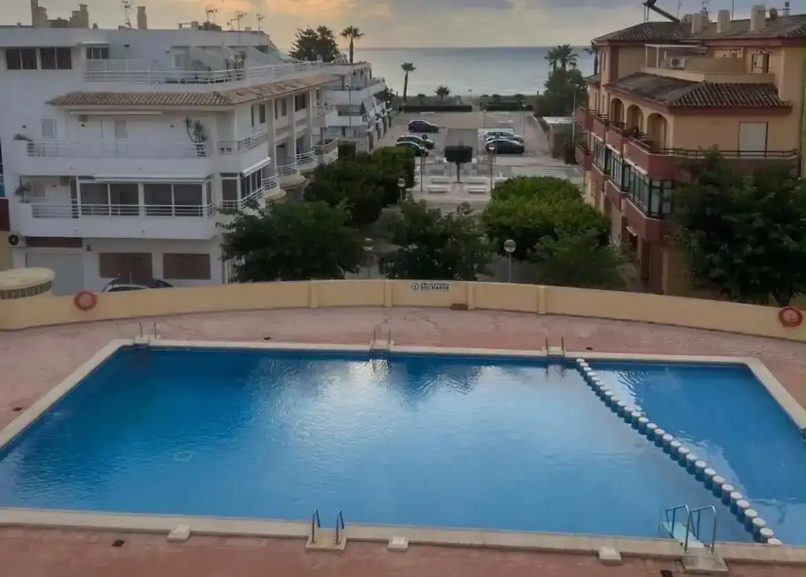 Piscina de Planta baja en venta en Tavernes de la Valldigna con Piscina