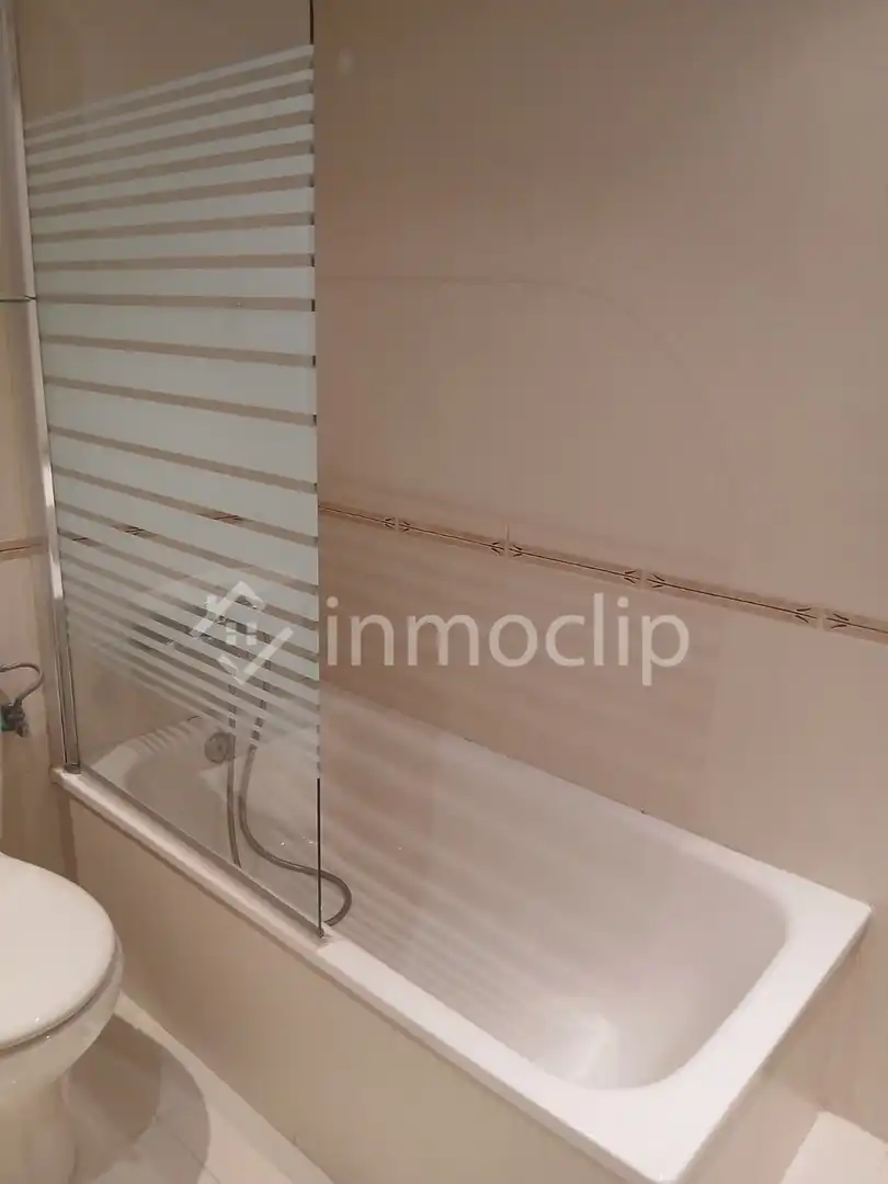 Bany de Pis de lloguer en Salamanca amb Calefacció i Moblat