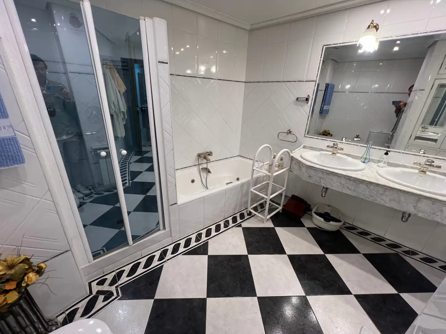 Bathroom of Flat for sale in Jaén  with Air Conditioner, Heating and Furnished
