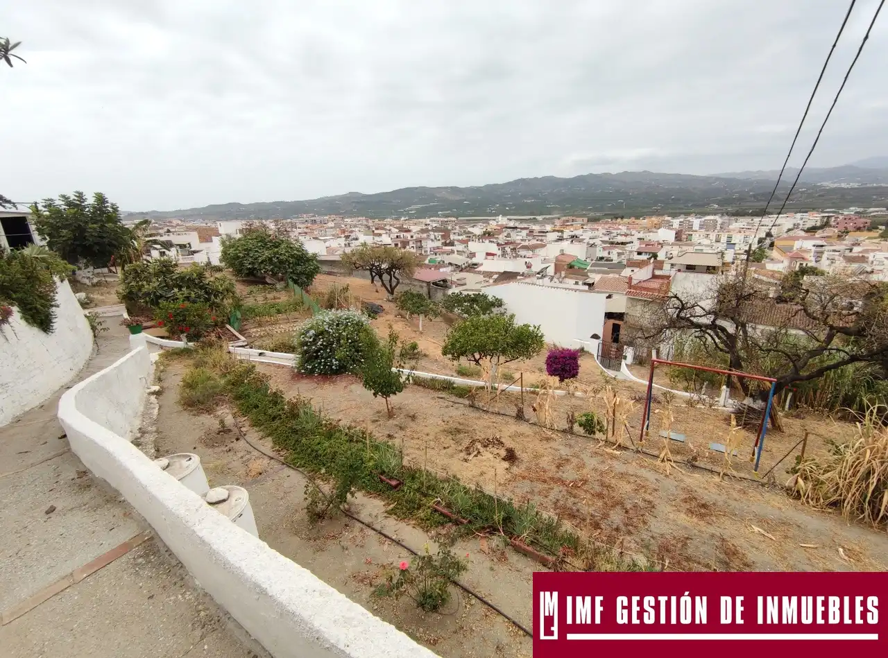 Finca rústica en venta en Vélez-Málaga con Jardín privado, Terraza y Trastero