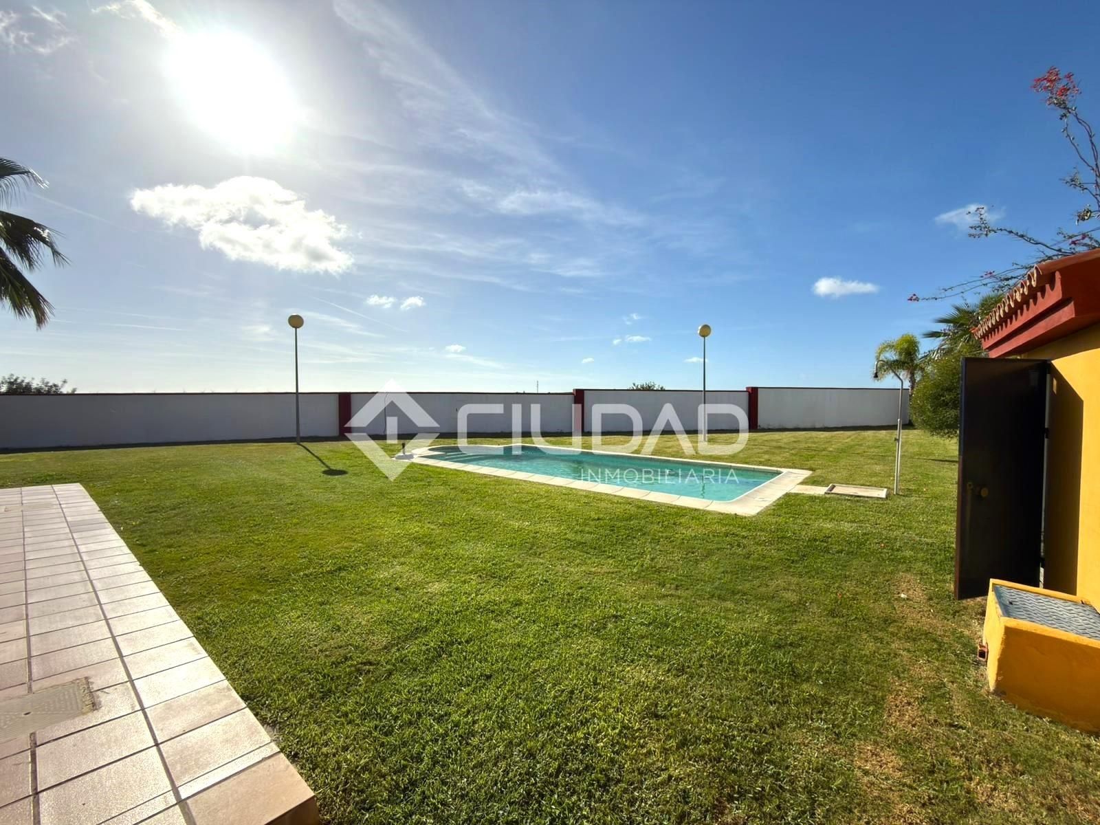 Jardí de Casa o xalet en venda en Sanlúcar de Barrameda amb Jardí privat, Terrassa i Piscina