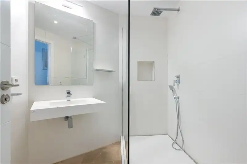 Baño de Piso en venta en  Palma de Mallorca con Aire acondicionado, Terraza y Balcón