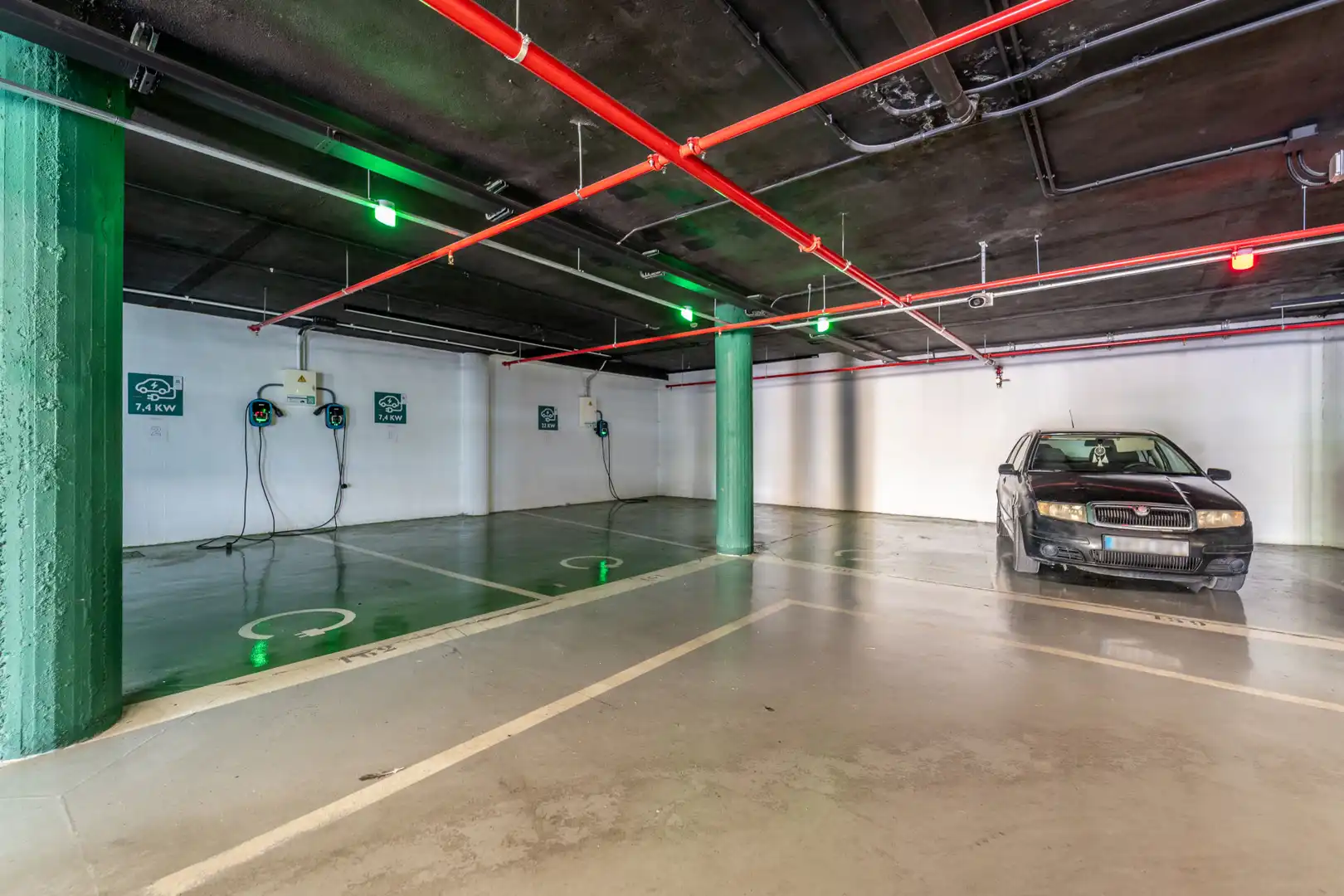 Parking de Local en venta en Nueva Andalucía