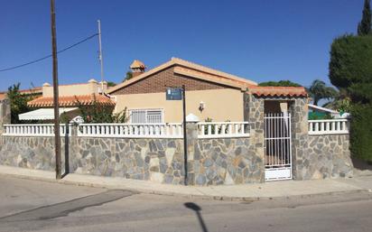 Vista exterior de Casa o xalet en venda en Cartagena amb Jardí privat, Terrassa i Moblat