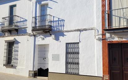 Vista exterior de Casa o xalet en venda en Carrión de los Céspedes amb Terrassa, Traster i Balcó