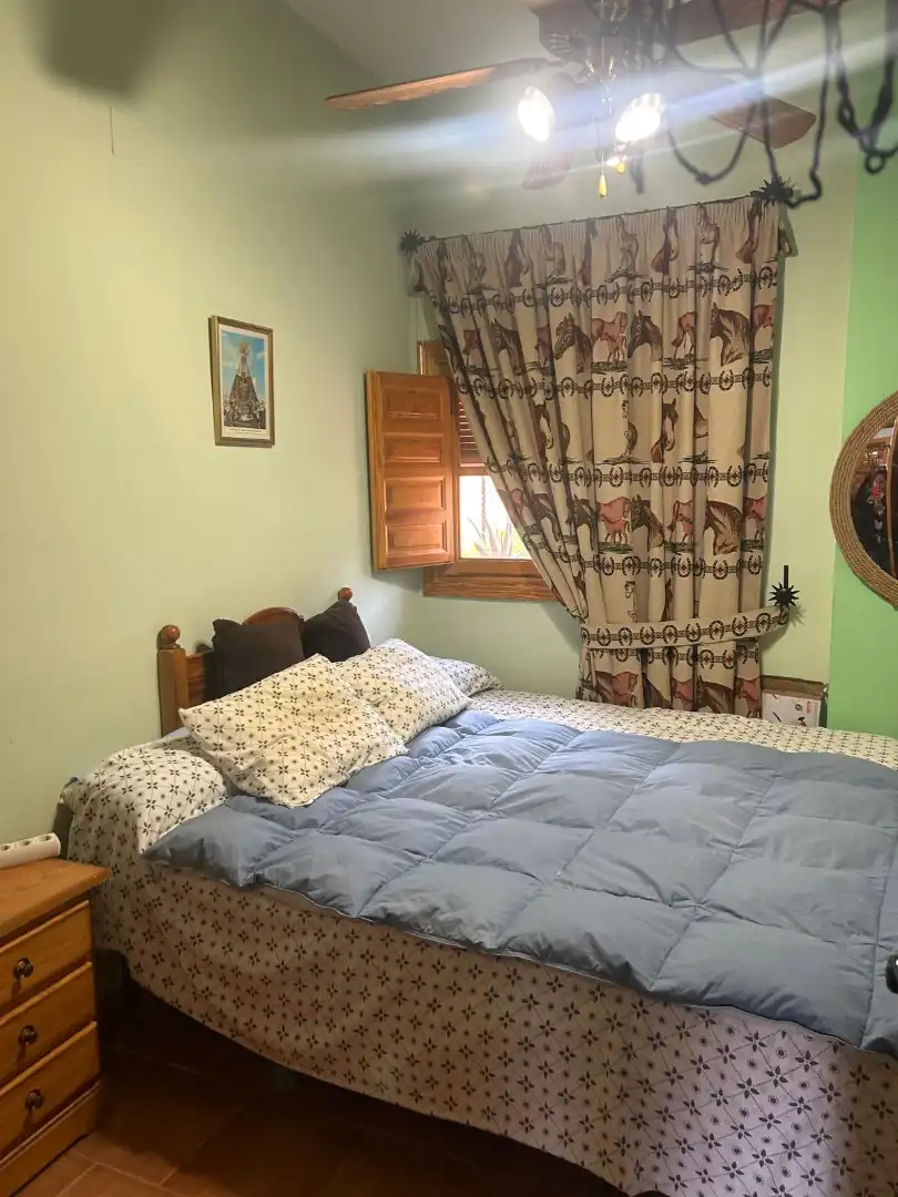 Dormitori de Casa o xalet en venda en Jaén amb Aire condicionat, Traster i Moblat