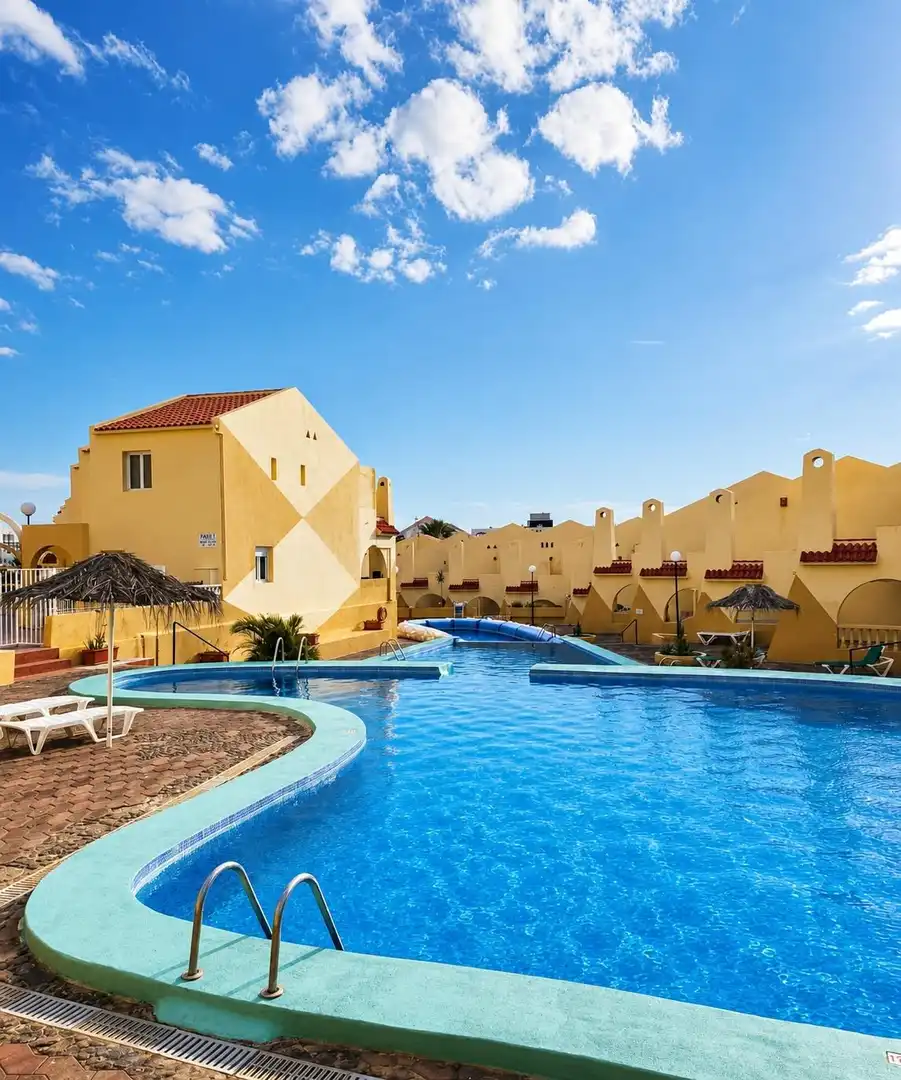 Piscina de Apartamento de alquiler en Adeje con Terraza, Amueblado y Piscina comunitaria