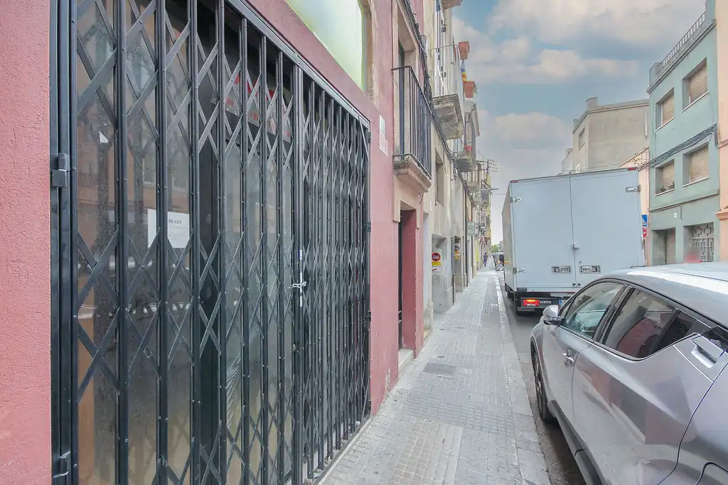 Vista exterior de Edifici en venda en Vilafranca del Penedès