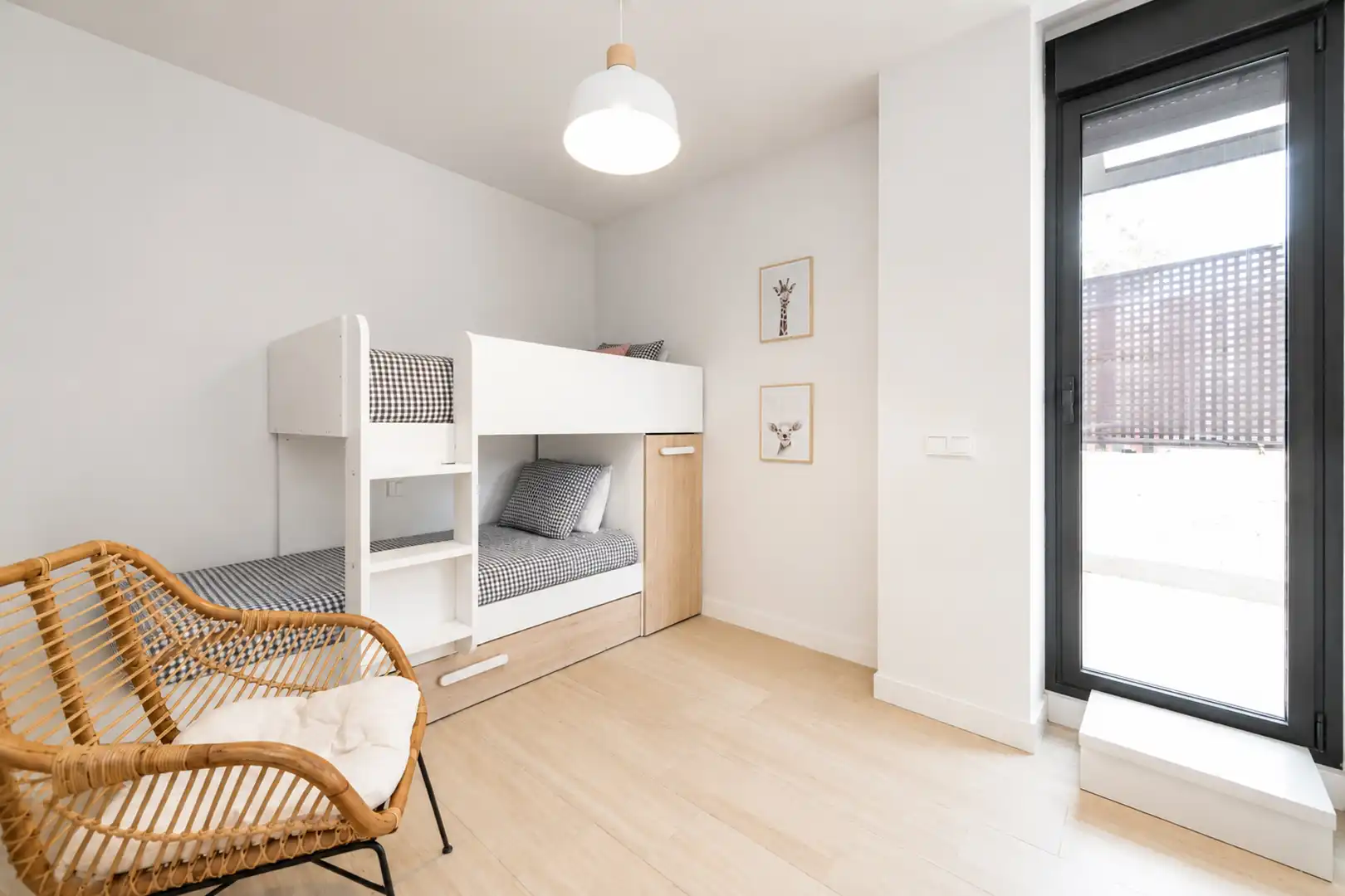 Habitación de Dúplex en venta en Majadahonda con Aire acondicionado, Calefacción y Jardín privado