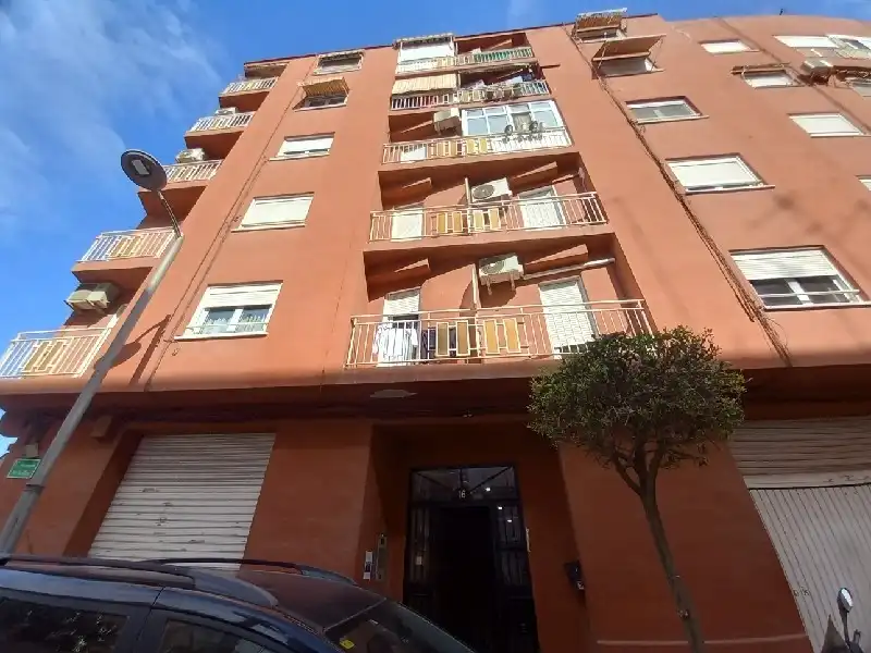 Vista exterior de Pis en venda en Mislata