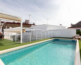 Swimming pool of House or chalet for sale in  Sevilla Capital  with Air Conditioner, Terrace and Swimming Pool