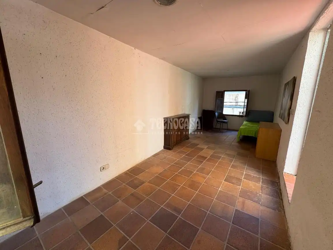 Einfamilien-Reihenhaus zum Verkauf in Barcelona mit Klimaanlage und Terrasse