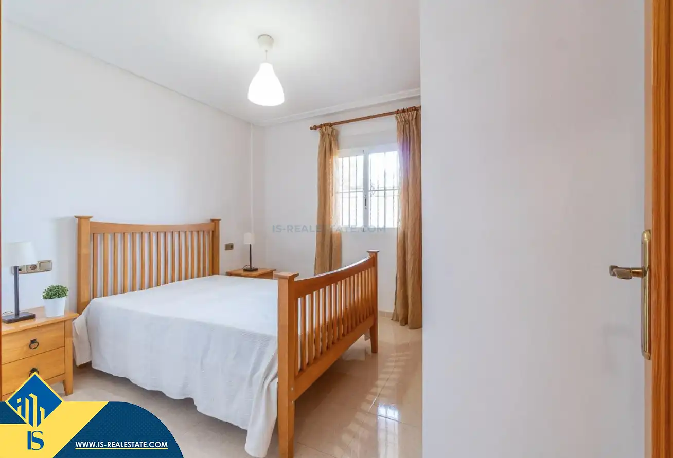Habitación de Apartamento en venta en Orihuela con Aire acondicionado, Calefacción y Jardín privado