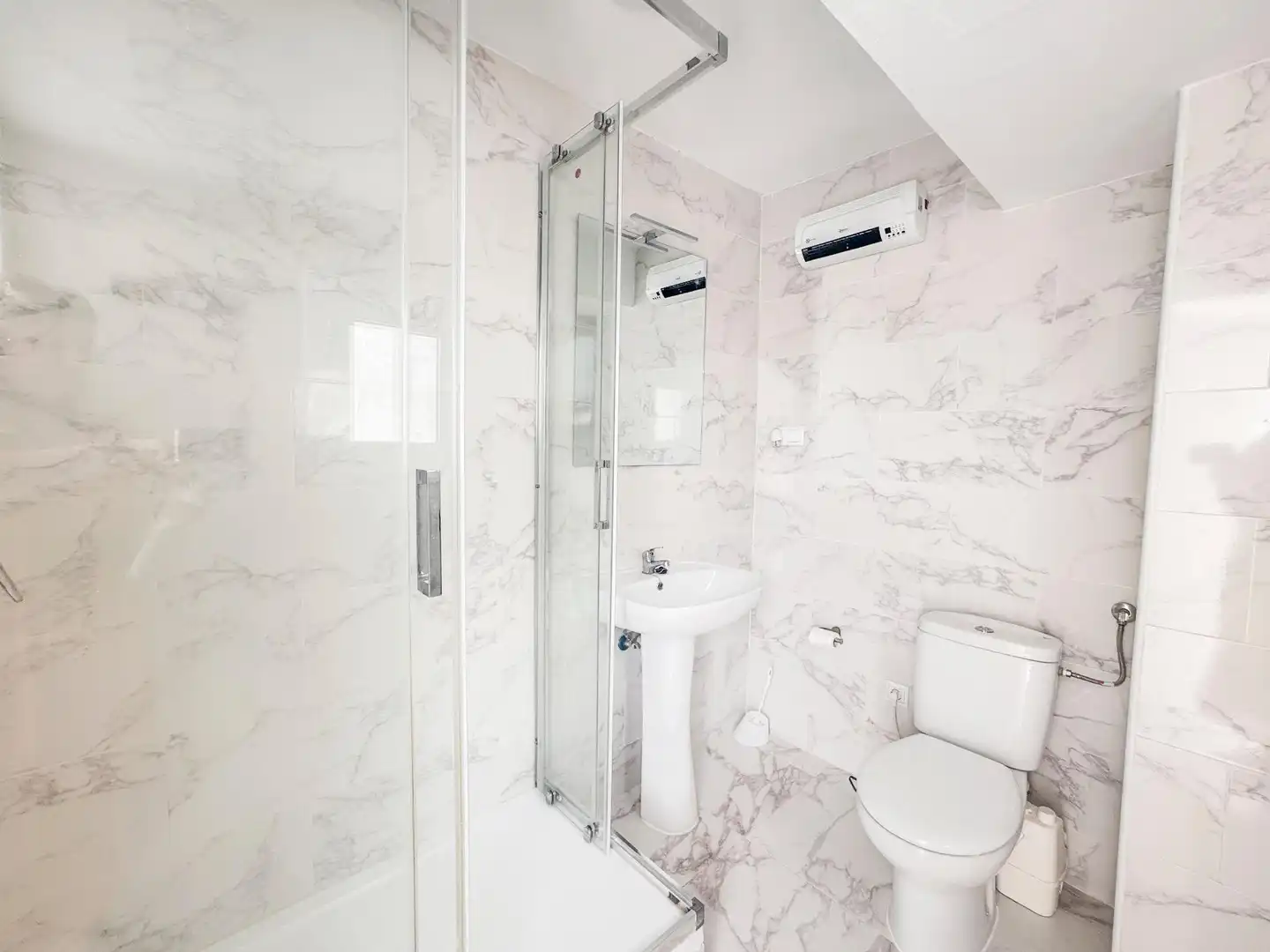 Baño de Casa o chalet en venta en Mazarrón con Aire acondicionado, Calefacción y Jardín privado