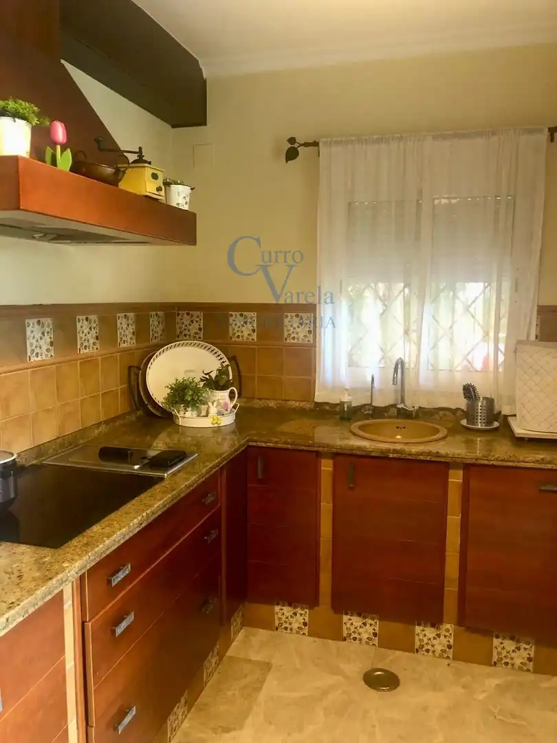 Cocina de Casa o chalet en venta en Montequinto con Aire acondicionado, Calefacción y Jardín privado
