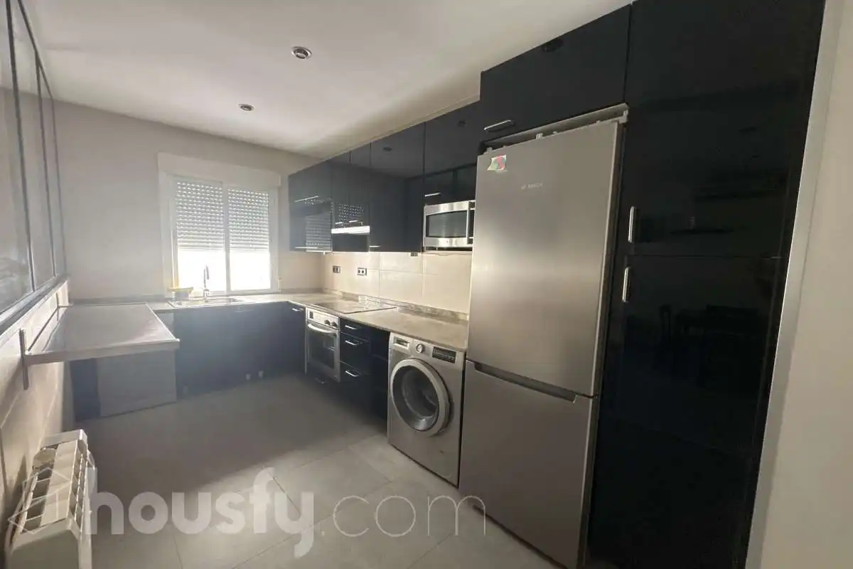 Kitchen of Flat for rent in Madrid  with Air Conditioner, Heating and Parquet flooring